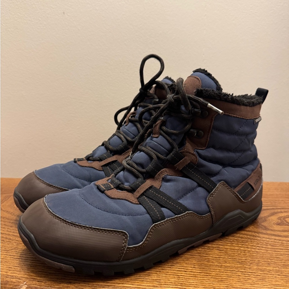 Xero shoes Alpine boots men’s size 11 brown and navy.